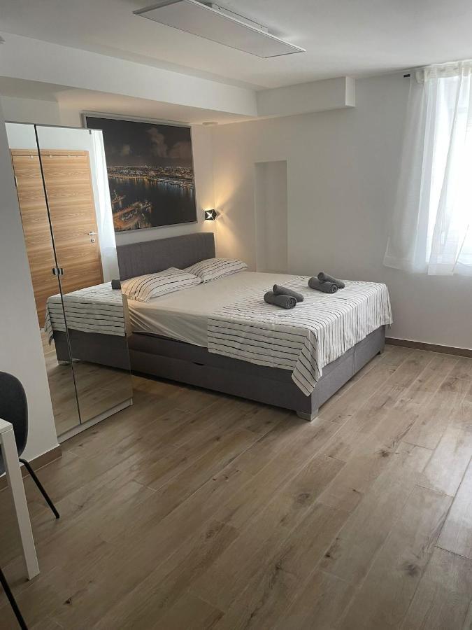 Apartments Anka Pula Buitenkant foto